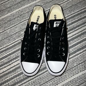 Black low cut platform converse